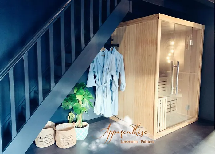 Apparenthese Jacuzzi Sauna * ポアティエ