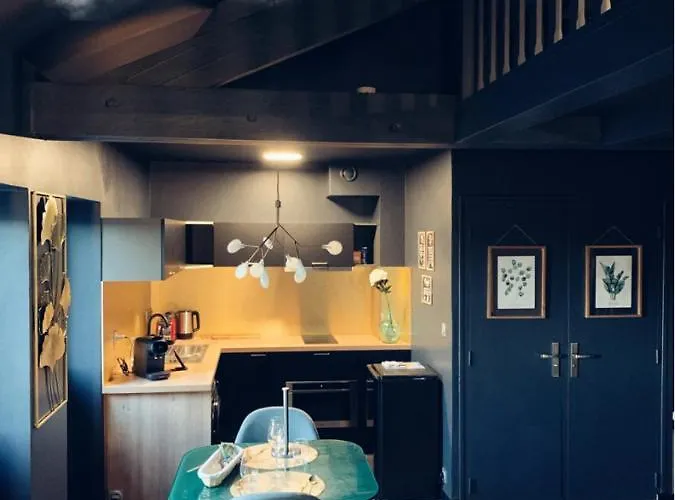 Apparenthese Jacuzzi Sauna *